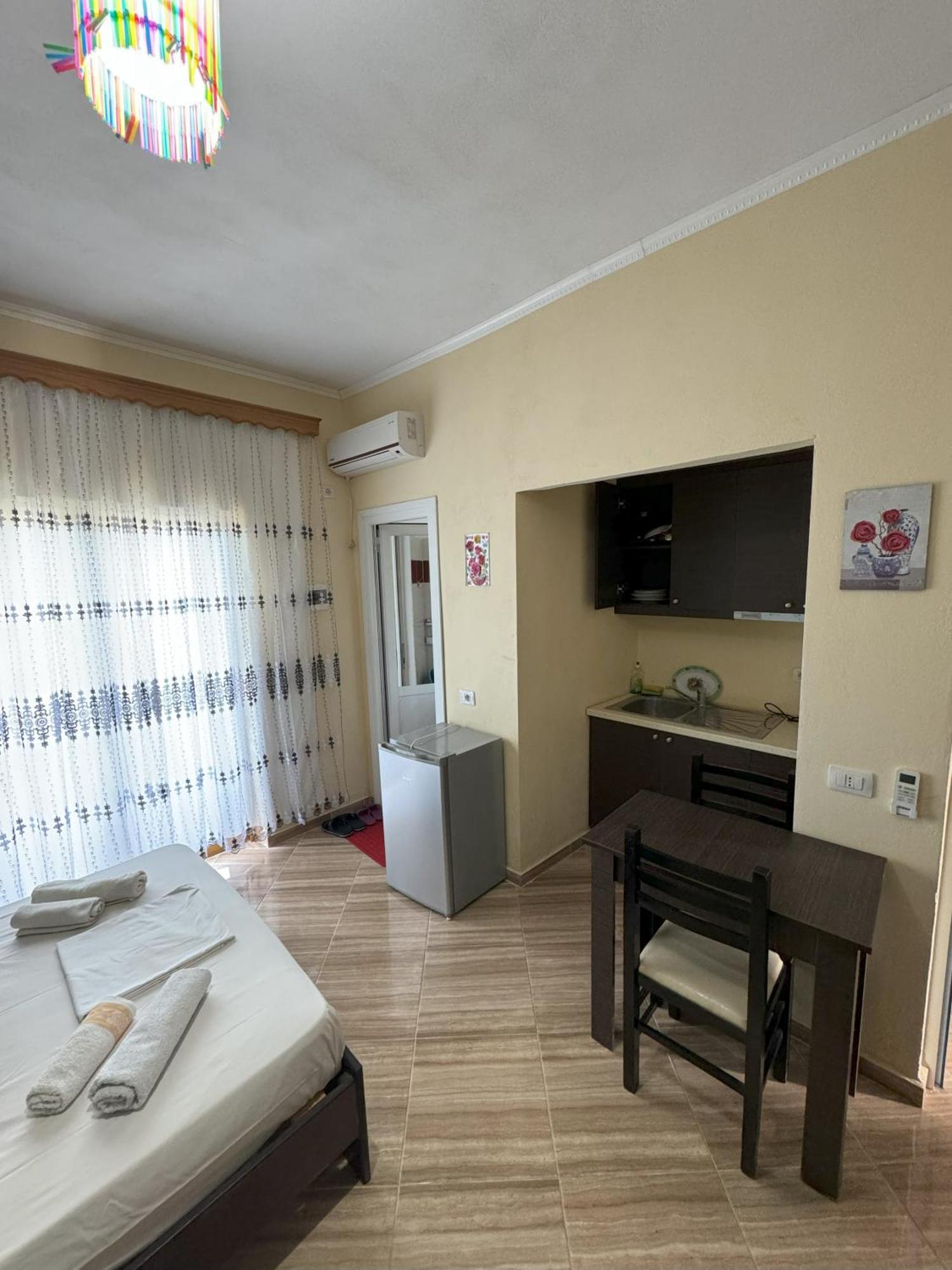Adrian Agustin Rooms Lukovë Dış mekan fotoğraf