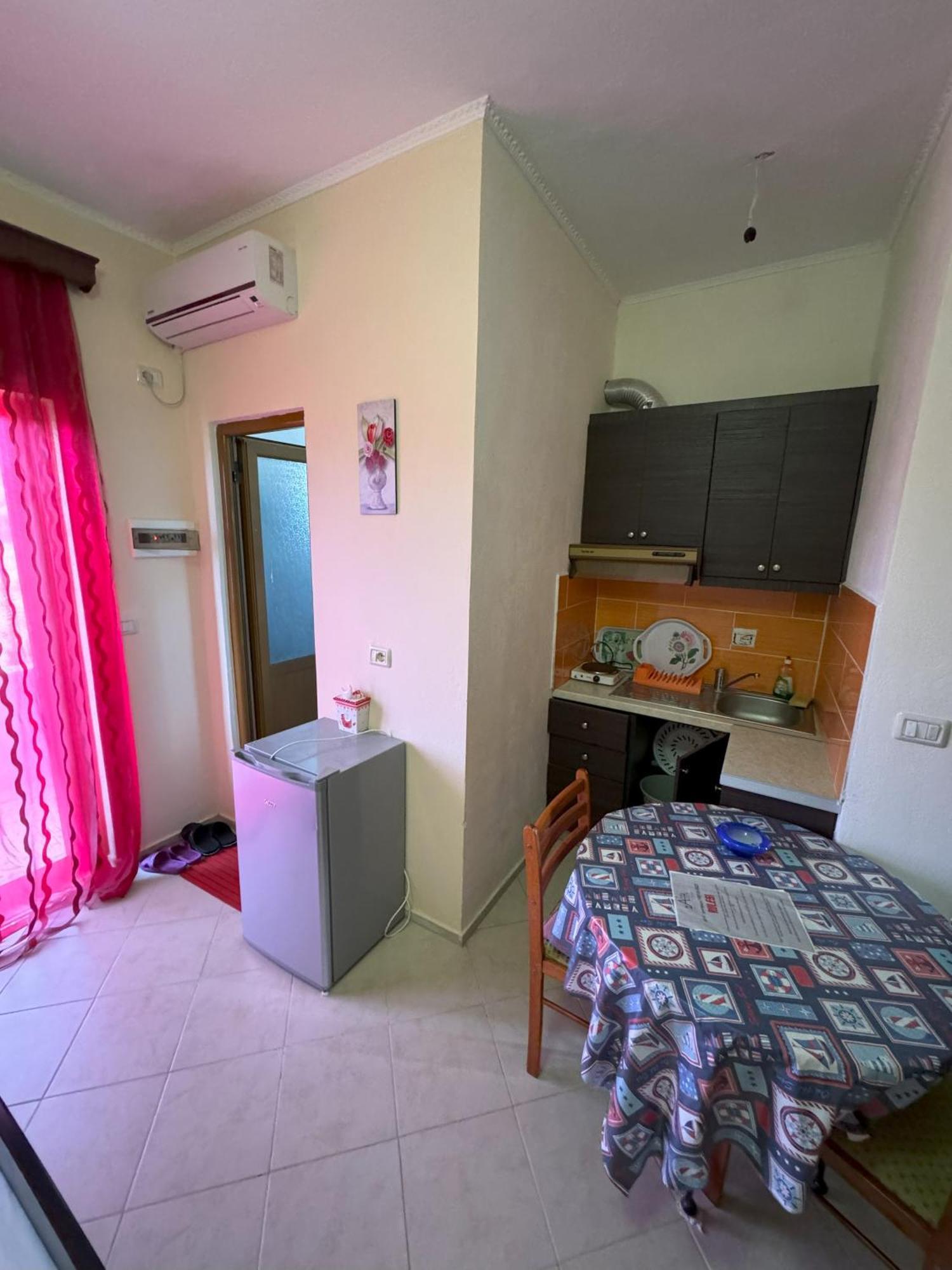 Adrian Agustin Rooms Lukovë Dış mekan fotoğraf