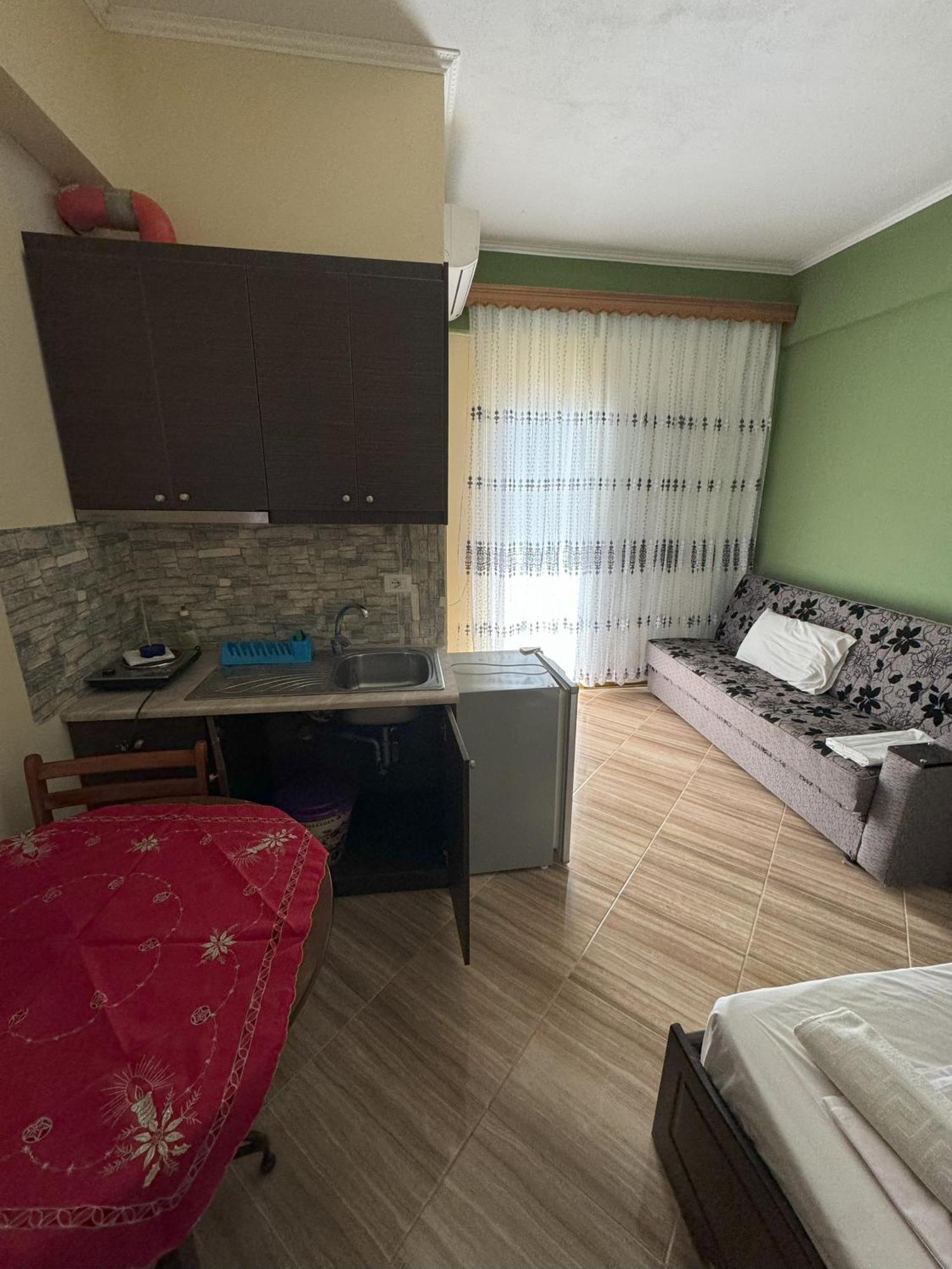 Adrian Agustin Rooms Lukovë Dış mekan fotoğraf