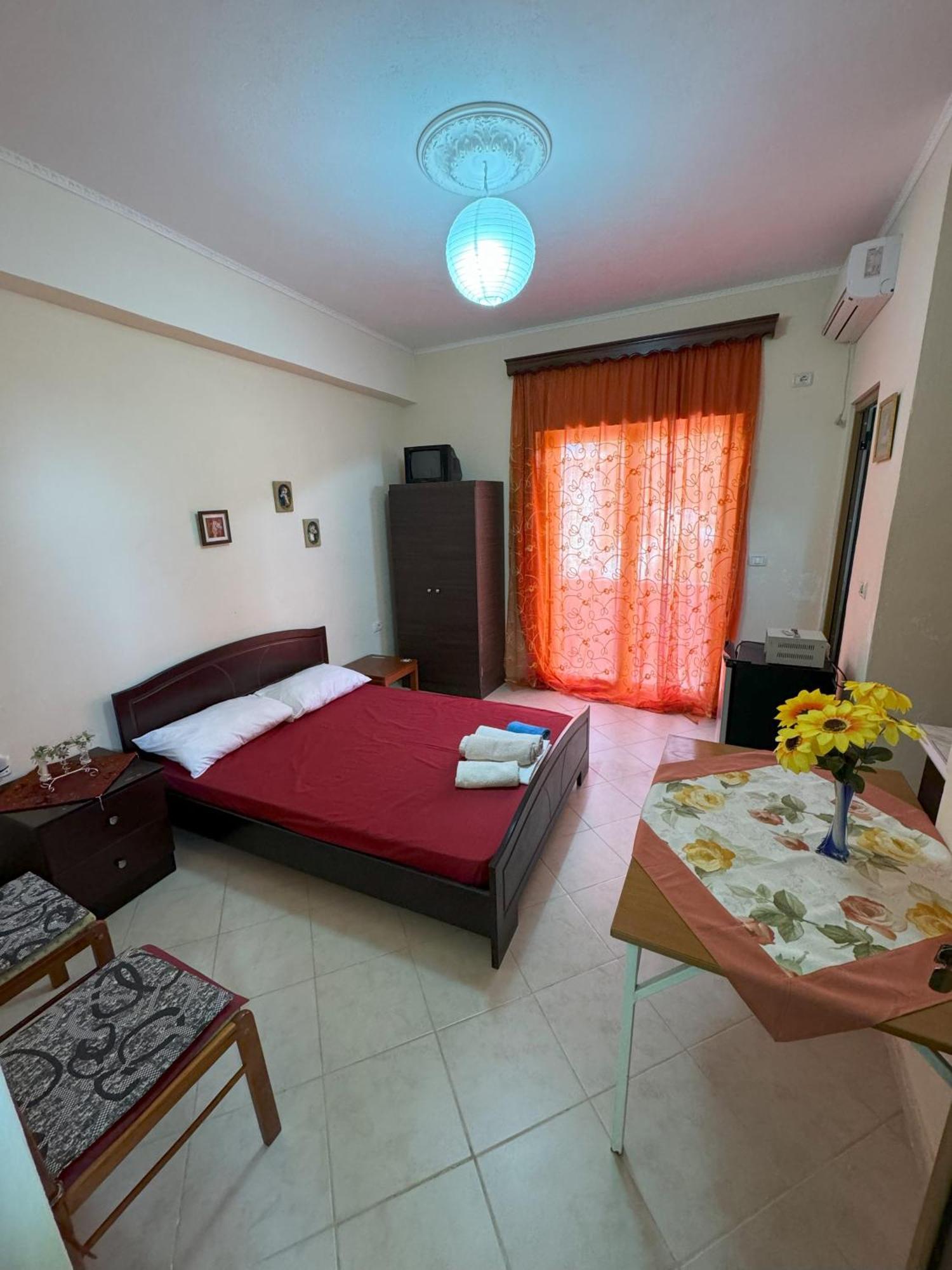 Adrian Agustin Rooms Lukovë Dış mekan fotoğraf
