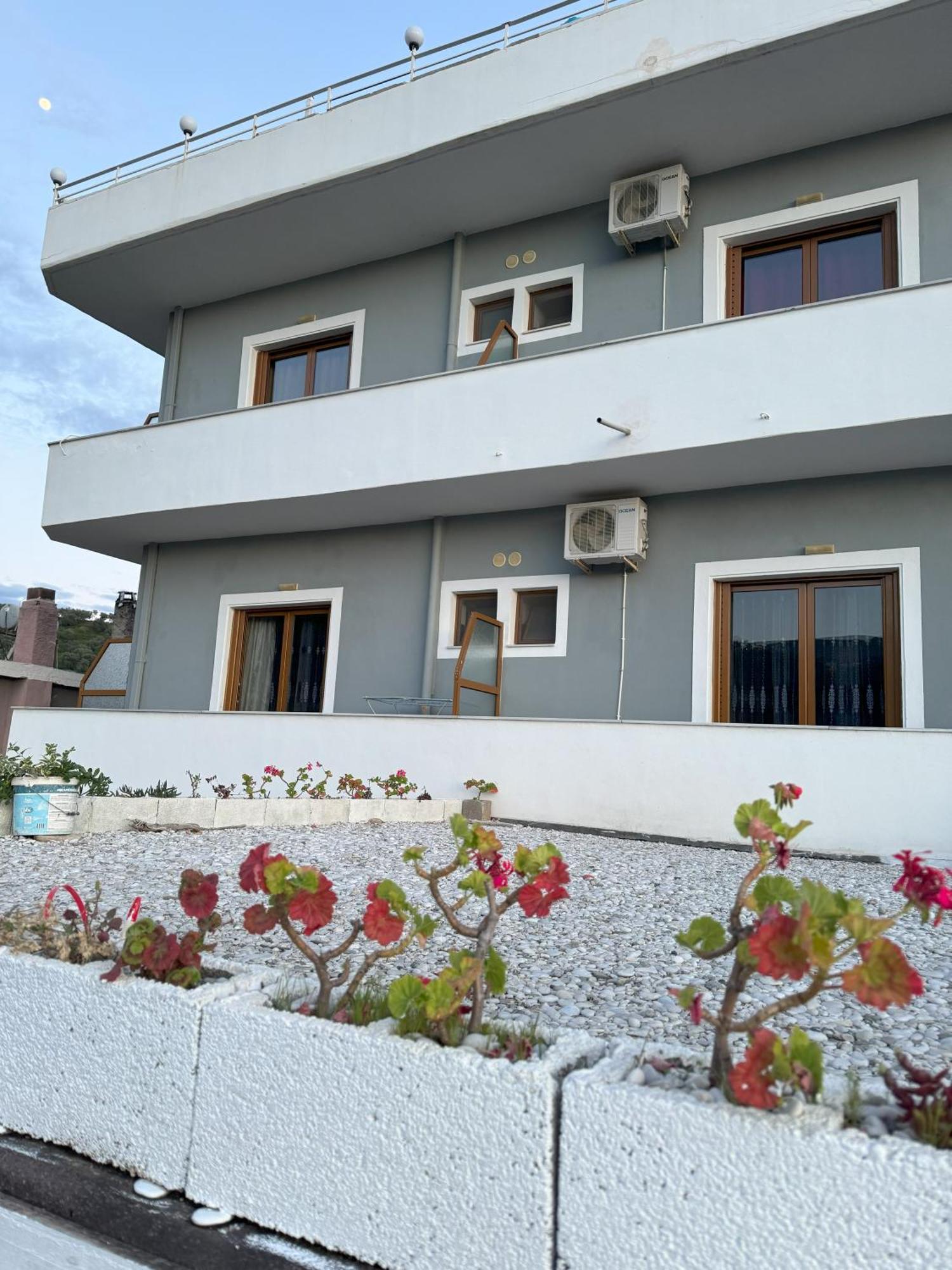 Adrian Agustin Rooms Lukovë Dış mekan fotoğraf